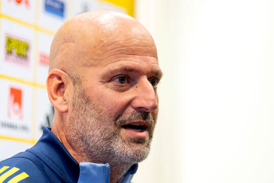 Assistant coach Magnus Wikman of Sweden