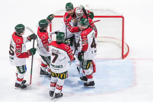 Frölundas Christian Folin och målvakt Tobias Normann