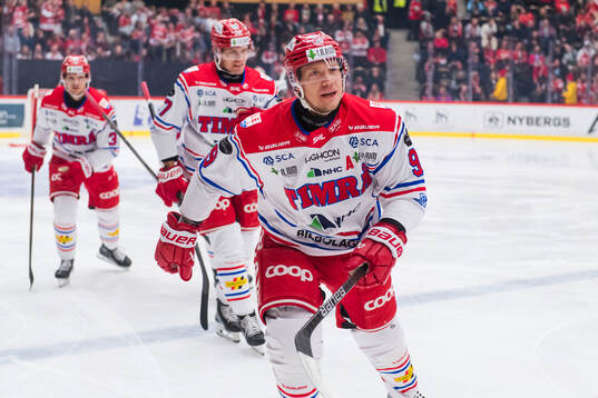 Timrås Didrik Strömberg jublar
