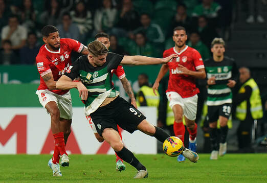 Viktor Gyokeres of Sporting CP with Adriano Firmino of CD