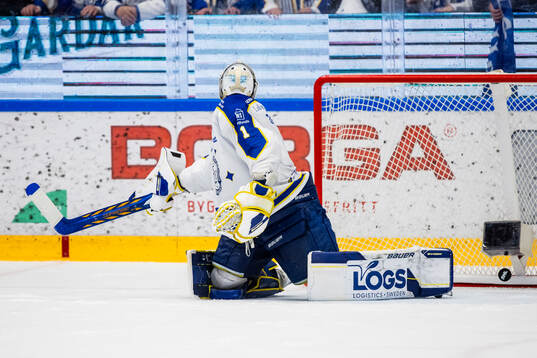 3-4 bakom Leksands målvakt Marcus Gidlöf