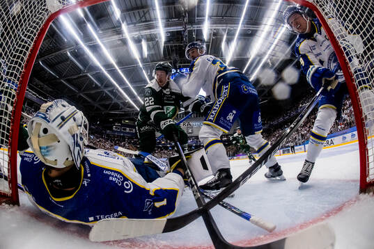Leksands målvakt Marcus Gidlöf och Färjestads Per