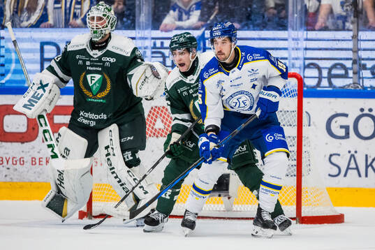 Färjestads målvakt Maxime Lagacé och Joel Nyström och
