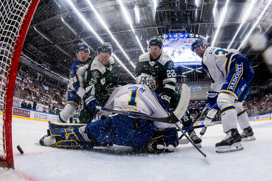 Leksands Patrik Norén och Färjestads Oskar Steen och