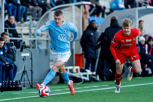 Malmö FFs Sebastian Jörgensen och Torslandas Dominic
