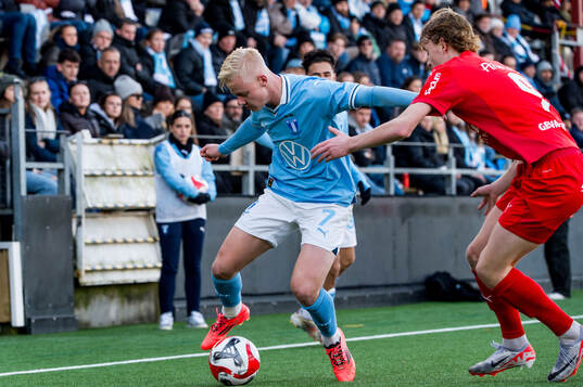Malmö FFs Otto Rosengren och Torslandas Liam Filip