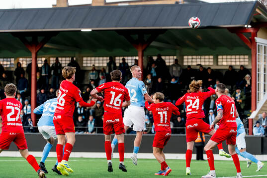Malmö FFs Daniel Gudjohnsen gör 4-2