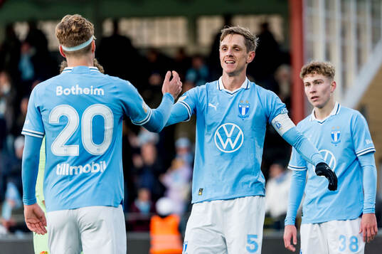 Malmö FFs Søren Rieks jublar med Erik Botheim