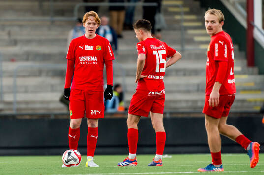 Torslandas Elliot Blessner och Owen Parker-Price deppar