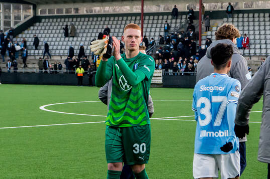 Malmö FFs målvakt Joakim Persson jublar