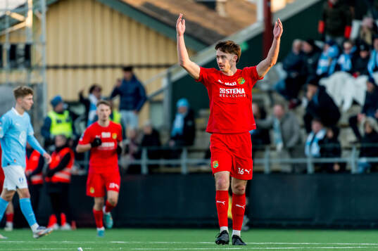 Torslandas Sean John Bright jublar