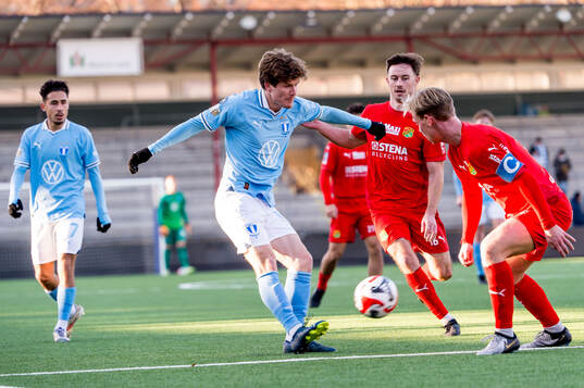 Malmö FFs Sebastian Jörgensen och Torslandas Ludvig