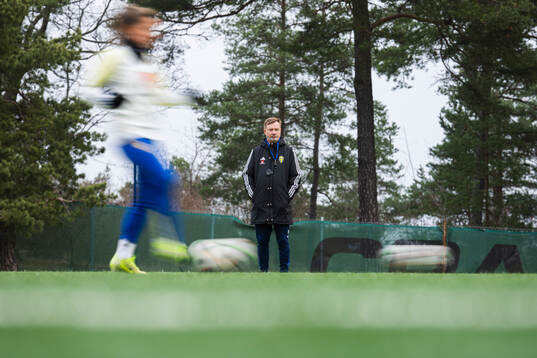 Head coach Peter Gerhardsson of the Swedish women's