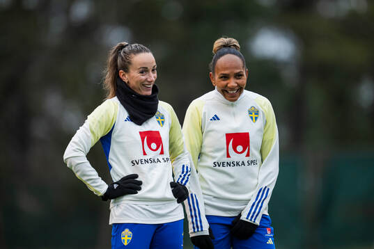 Kosovare Asllani and Madelen Janogy of the Swedish women's