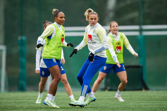 Madelen Janogy and Fridolina Rolfö of the Swedish women's