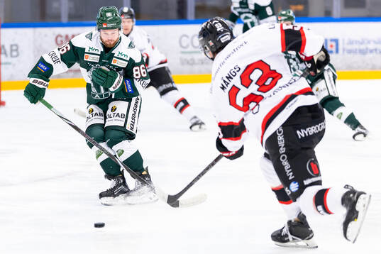 Tingsryds Jesper Sellin täcker skott