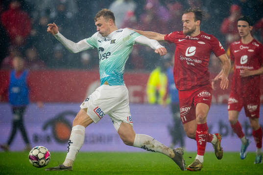 Sondre Langås of Viking and Bård Finne of Brann