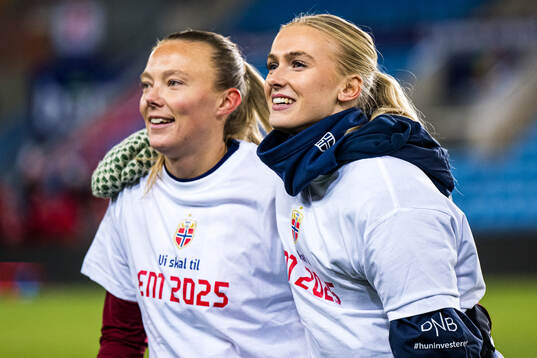 Synne Jensen and Selma Panengstuen of Norway