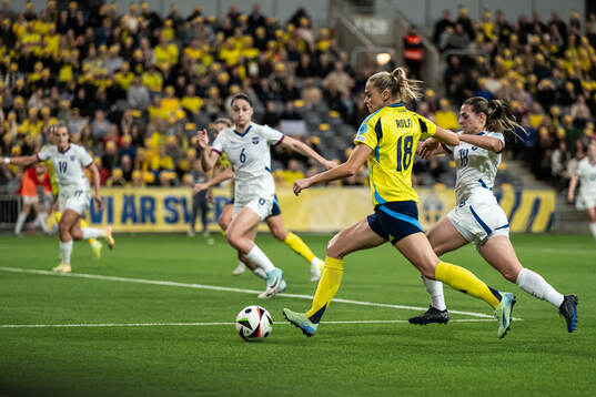 Fridolina Rolfö of Sweden and Emma Petrovic of Serbia