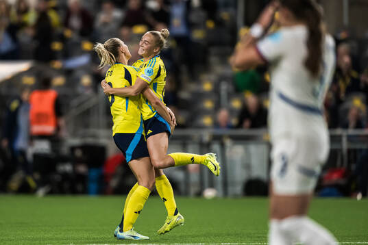 Hanna Bennison and Fridolina Rolfö of Sweden celebrating