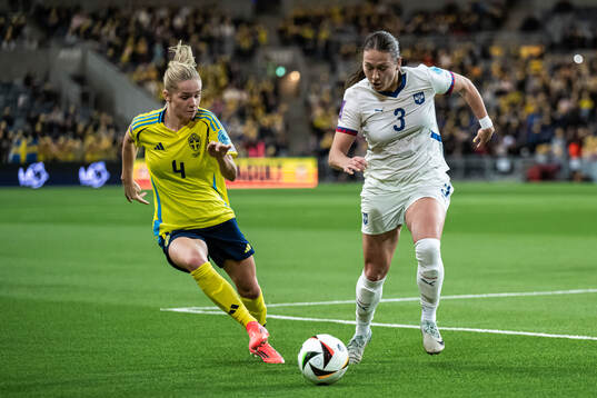 Hanna Lundkvist of Sweden and Andjela Frajtovic of Serbia