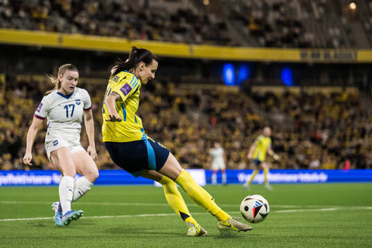 Allegra Poljak of Serbia and Nathalie Björn of Sweden