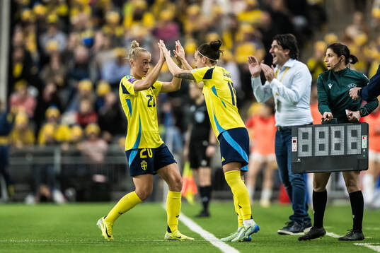 Hanna Bennison and Julia Zigiotti Olme of Sweden