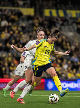 Nina Matejic of Serbia and Julia Zigiotti Olme of Sweden