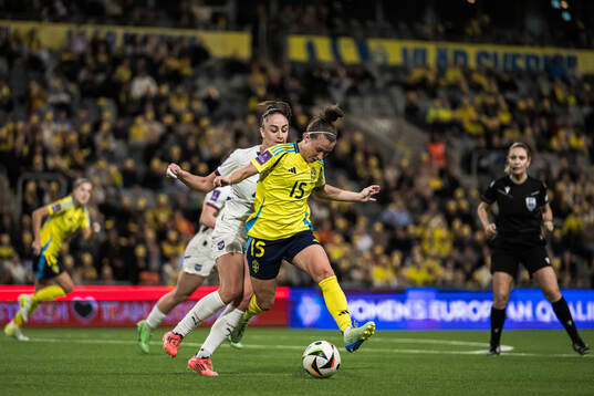 Nina Matejic of Serbia and Julia Zigiotti Olme of Sweden