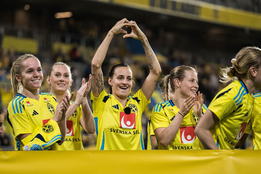 Nathalie Björn of Sweden celebrates