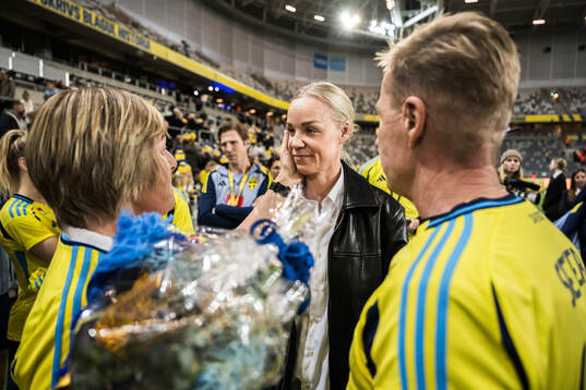 Caroline Seger with her mother Birgitta and father Mikael
