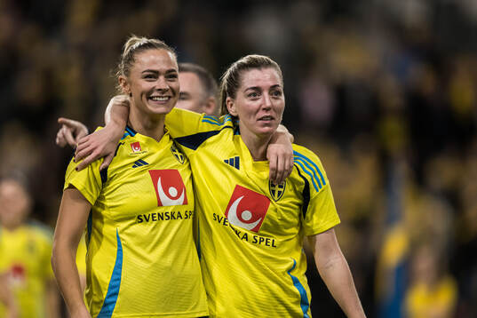 Fridolina Rolfö and Linda Sembrant of Sweden