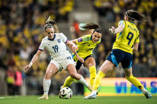 Tyla Jay Vlajnic of Serbia and Johanna Rytting Kaneryd of