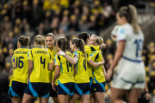 Stina Blackstenius of Sweden celebrating the 4-0 goal