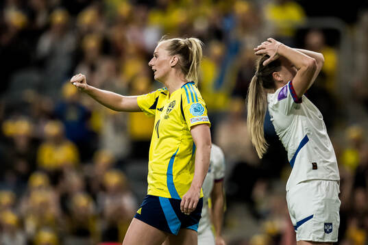 Stina Blackstenius of Sweden celebrating the 4-0 goal
