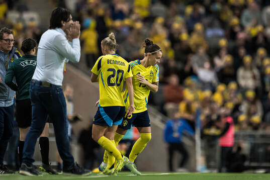 Hanna Bennison and Julia Zigiotti Olme of Sweden