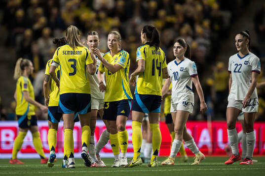 Anna Anvegård of Sweden celebrating