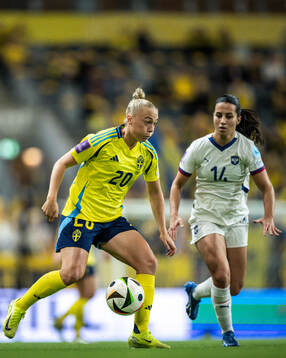 Hanna Bennison of Sweden and Vesna Milivojevic of Serbia