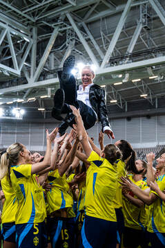Caroline Seger is lifted by former teammates