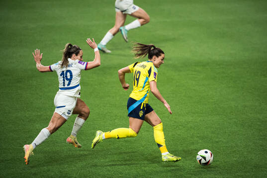 Tyla Jay Vlajnic of Serbia and Johanna Rytting Kaneryd of
