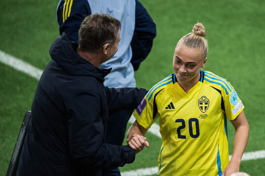 Head coach Peter Gerhardsson and Hanna Bennison of Sweden
