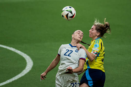 Nina Matejic of Serbia and Linda Sembrant of Sweden