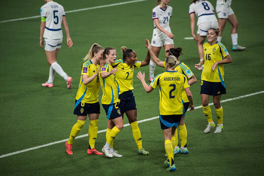 Anna Anvegård, Madelen Janogy, and Filippa Angeldahl of