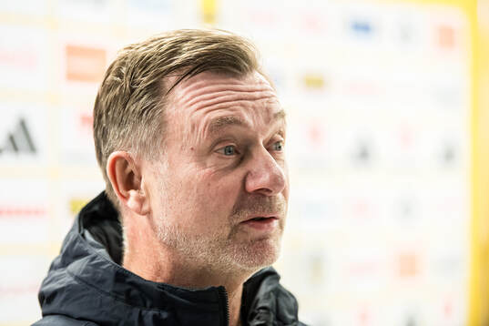 Head coach Peter Gerhardsson of Sweden