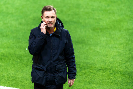 Head coach Per Gerhardsson of Sweden
