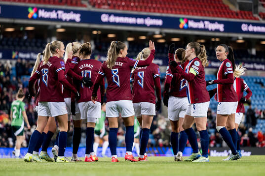 Players of Norway celebrate