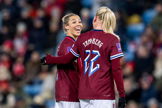 Celin Bizet Ildhusøy and Cathinka Tandberg of Norway