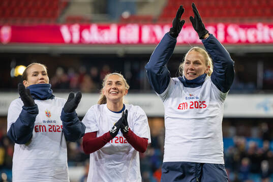 Guro Reiten, Vilde Bøe Risa and Guro Bergsvand of Norway