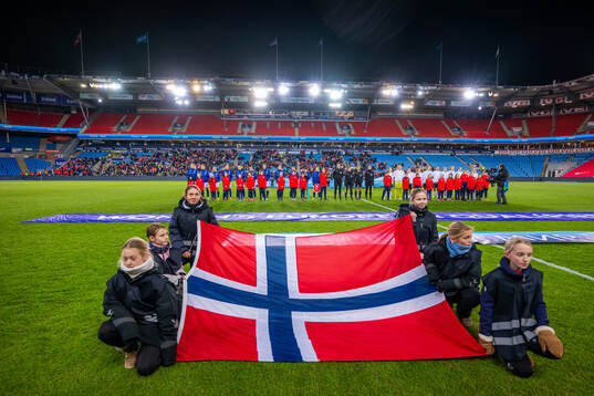 Players of Norway line up