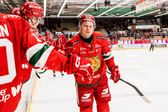 Moras Kalle Carlsson jublar